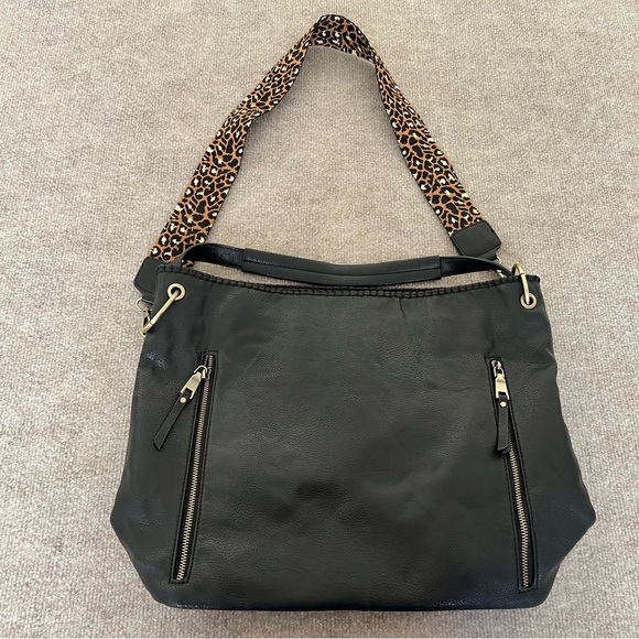 Stylish Black Shoulder Bag with Leopard Guitar Strap - Picture 2 of 7